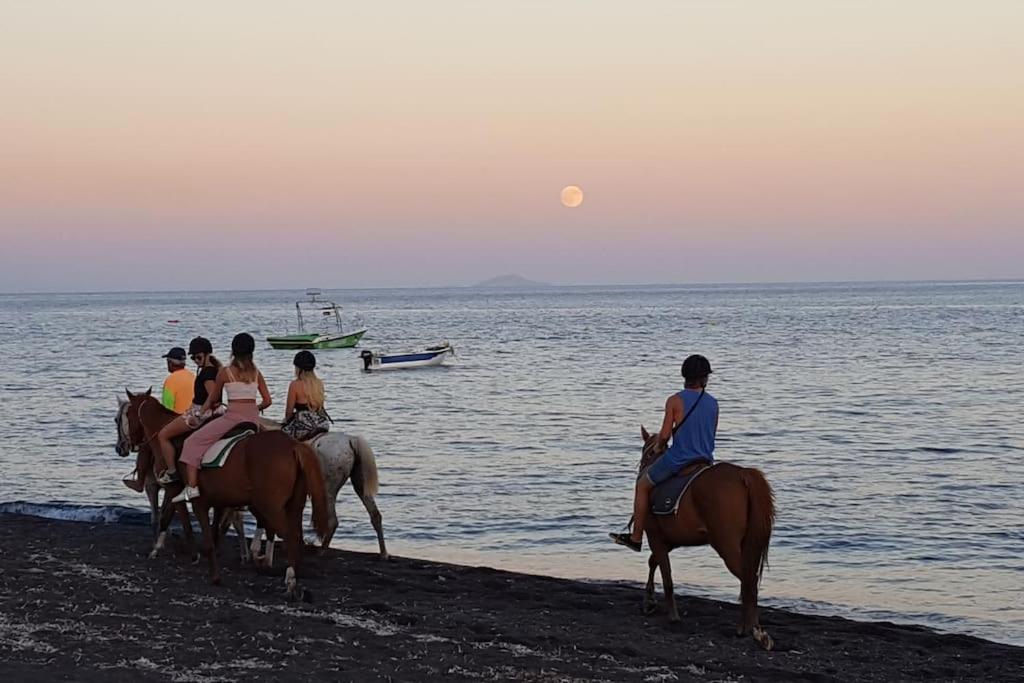 Pleasure Black Beach Περίσσα Εξωτερικό φωτογραφία
