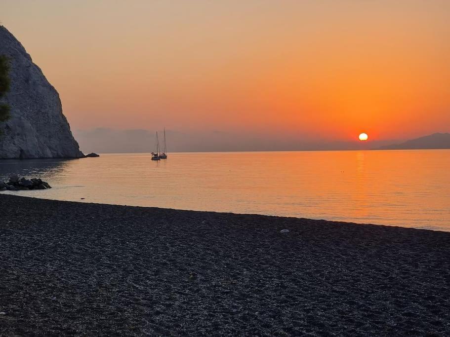 Pleasure Black Beach Περίσσα Εξωτερικό φωτογραφία